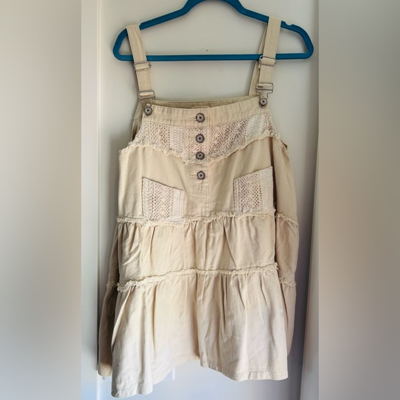 POL Sleeveless Tiered Mini Dress With Lace Detail - Picture 3 of 6